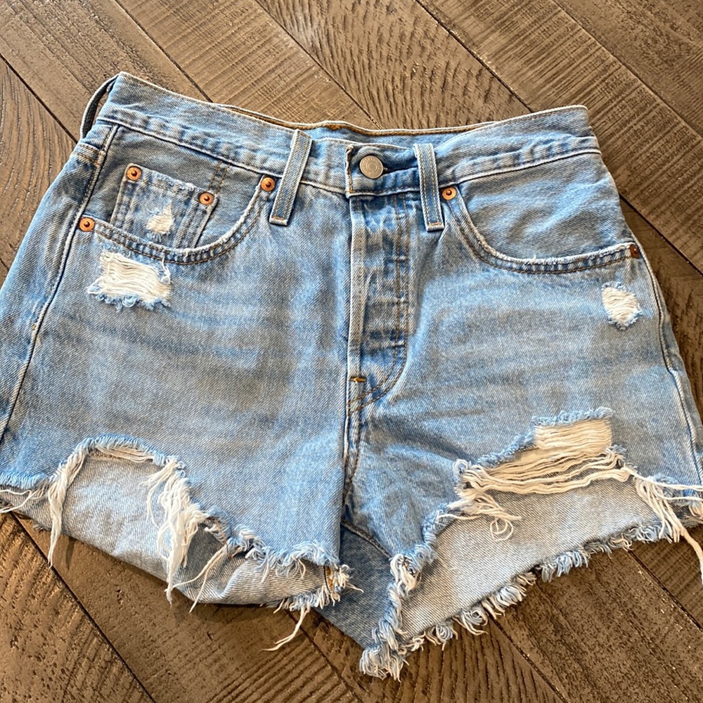 Levi's 501 shorts with frayed hem size 25